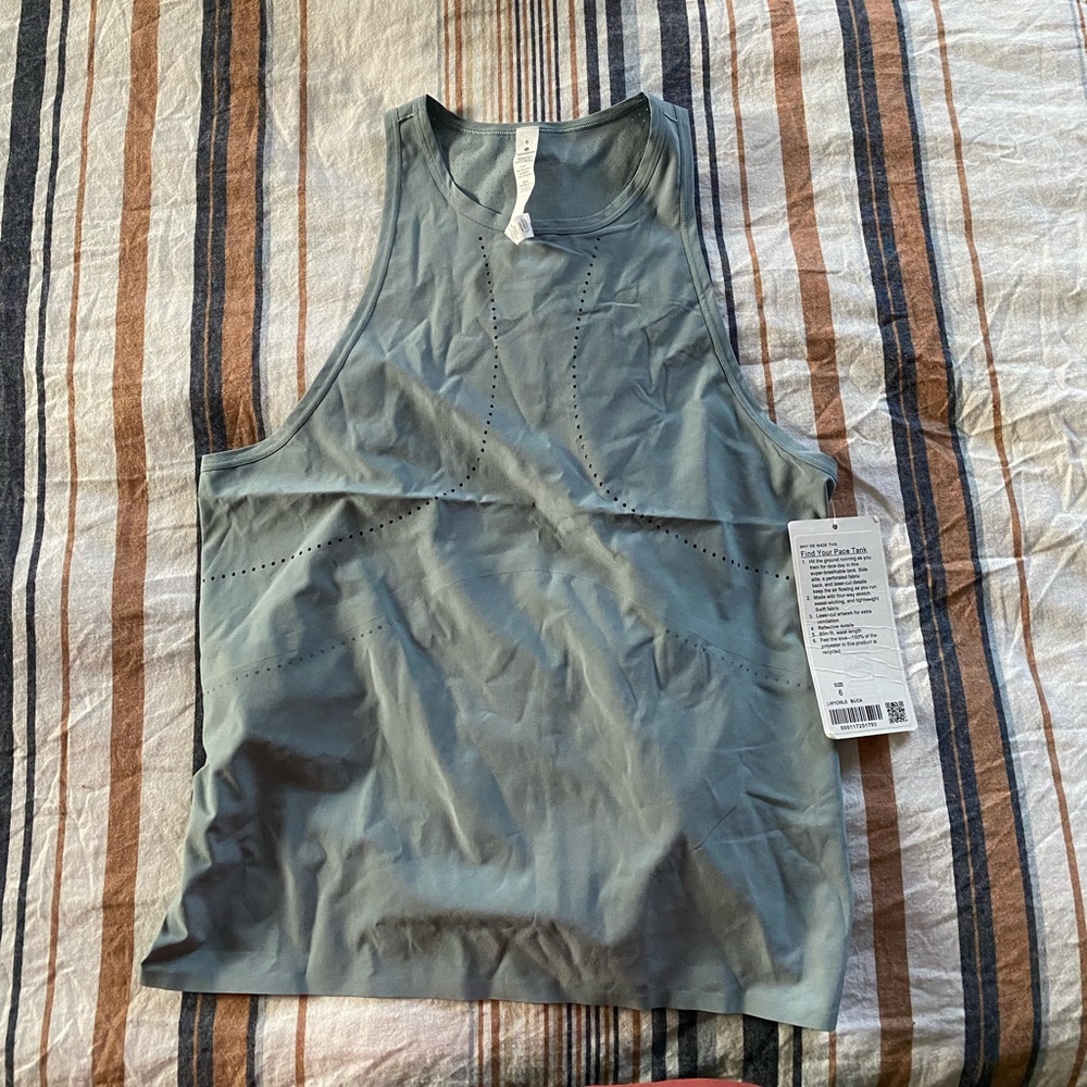 NWT Find Your Pace Tank